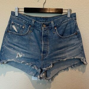 💙 LEVI’S 💙 Women's Distressed Shorts